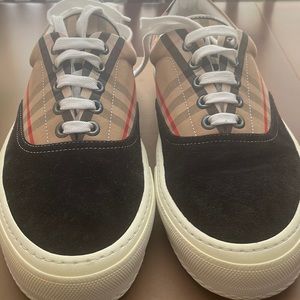 Burberry low top sneaker UK11/EUR45